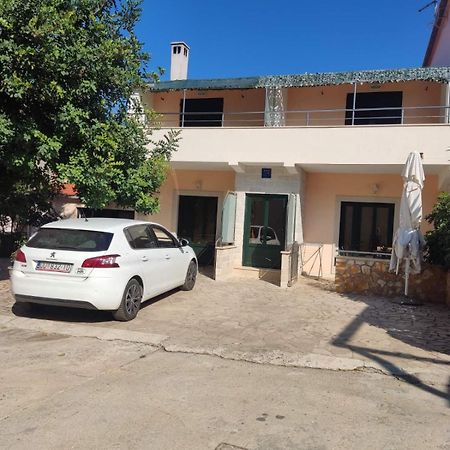 Apartments Ivana Loviste Luaran gambar