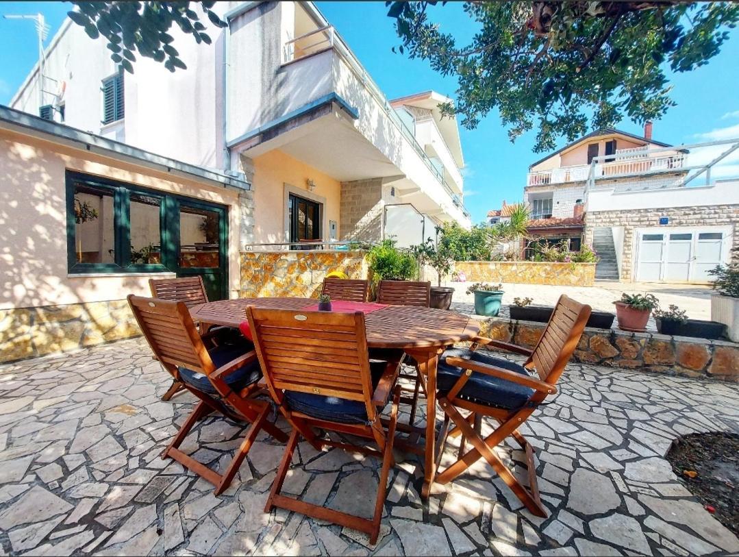 Apartments Ivana Loviste Luaran gambar