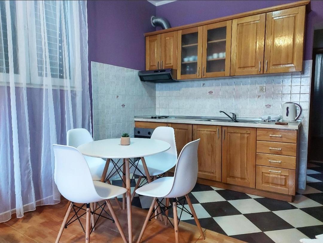 Apartments Ivana Loviste Luaran gambar
