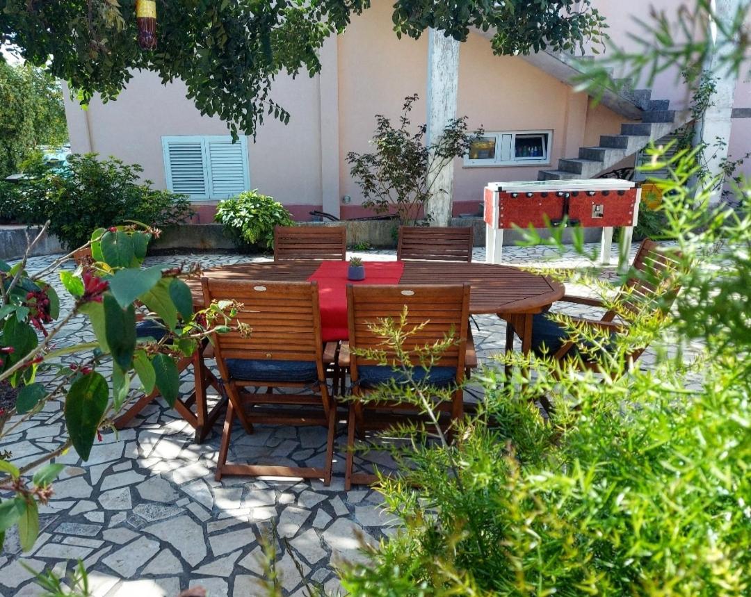 Apartments Ivana Loviste Luaran gambar