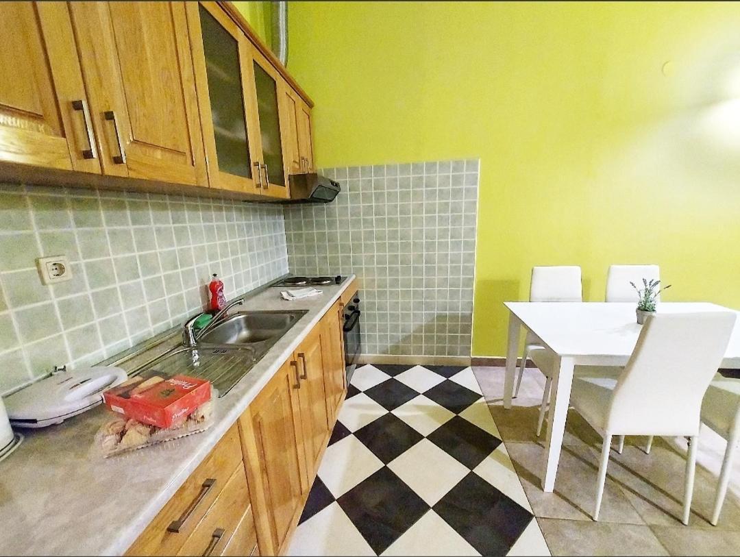 Apartments Ivana Loviste Luaran gambar