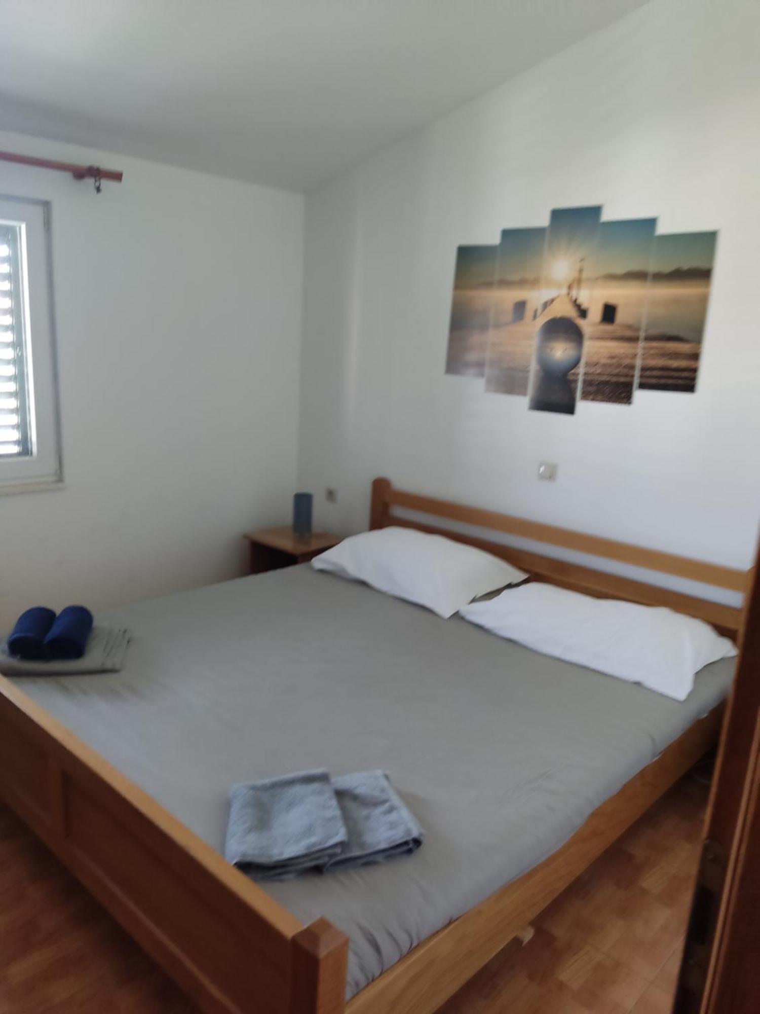 Apartments Ivana Loviste Luaran gambar