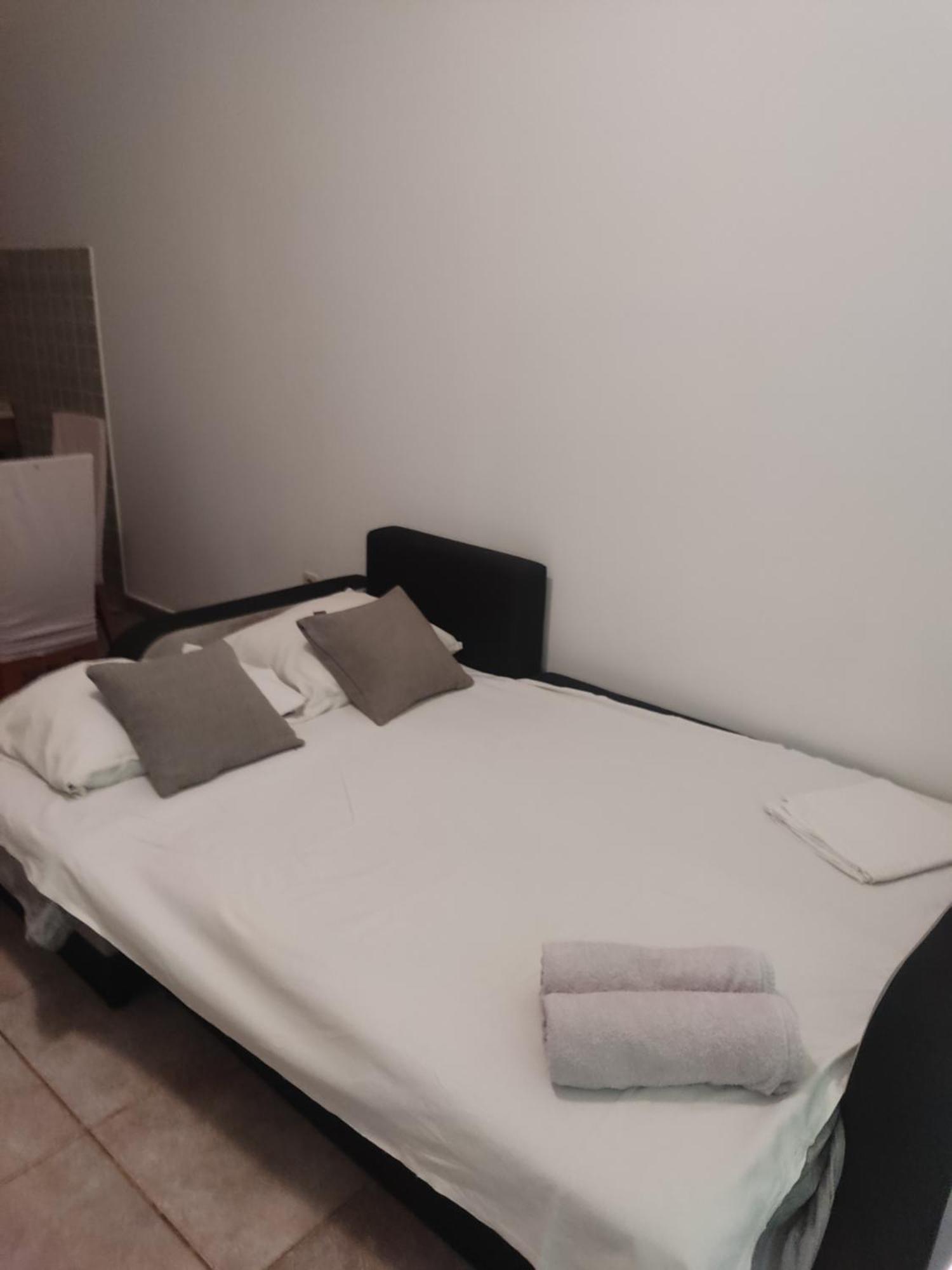 Apartments Ivana Loviste Luaran gambar