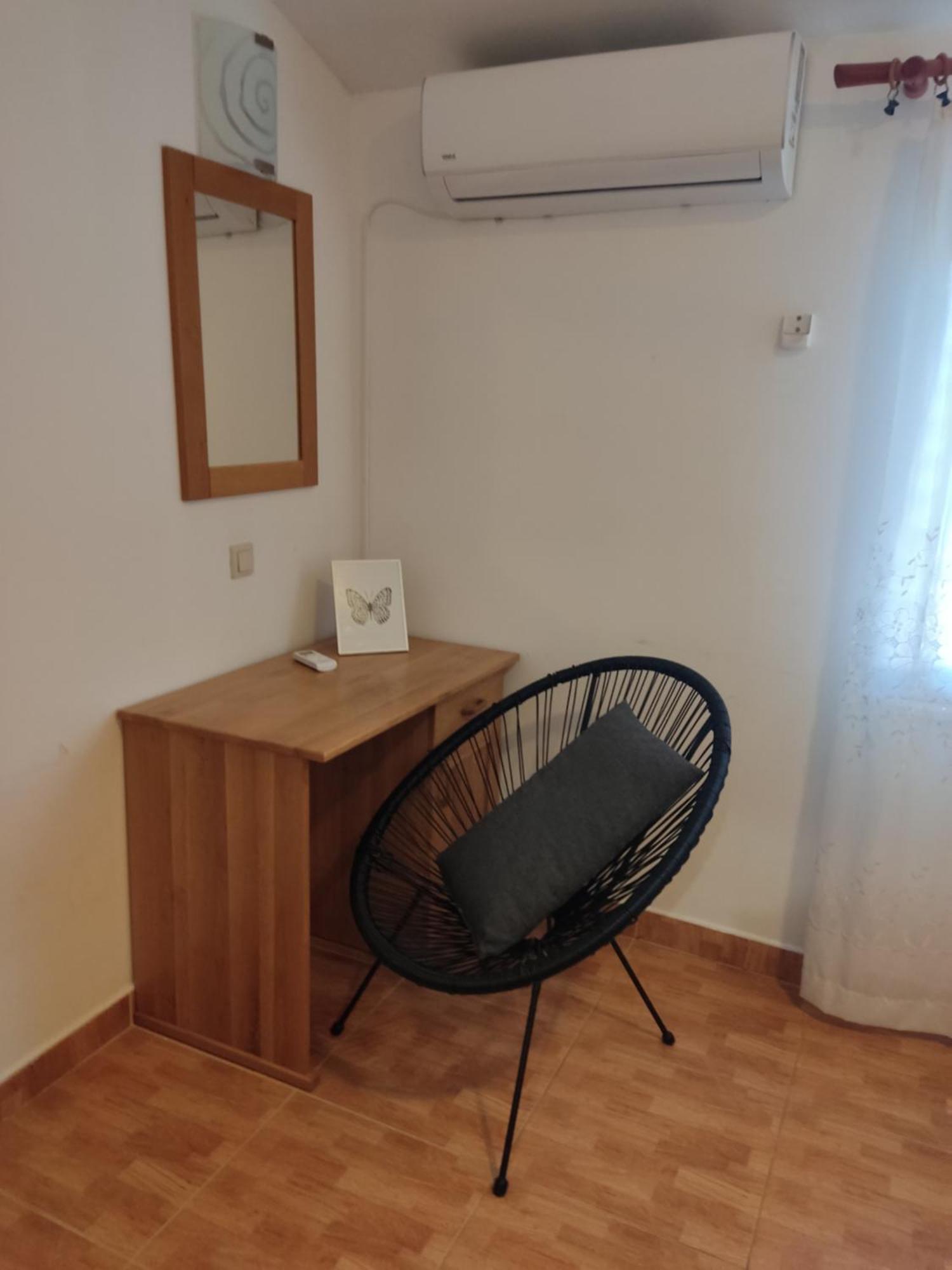 Apartments Ivana Loviste Luaran gambar