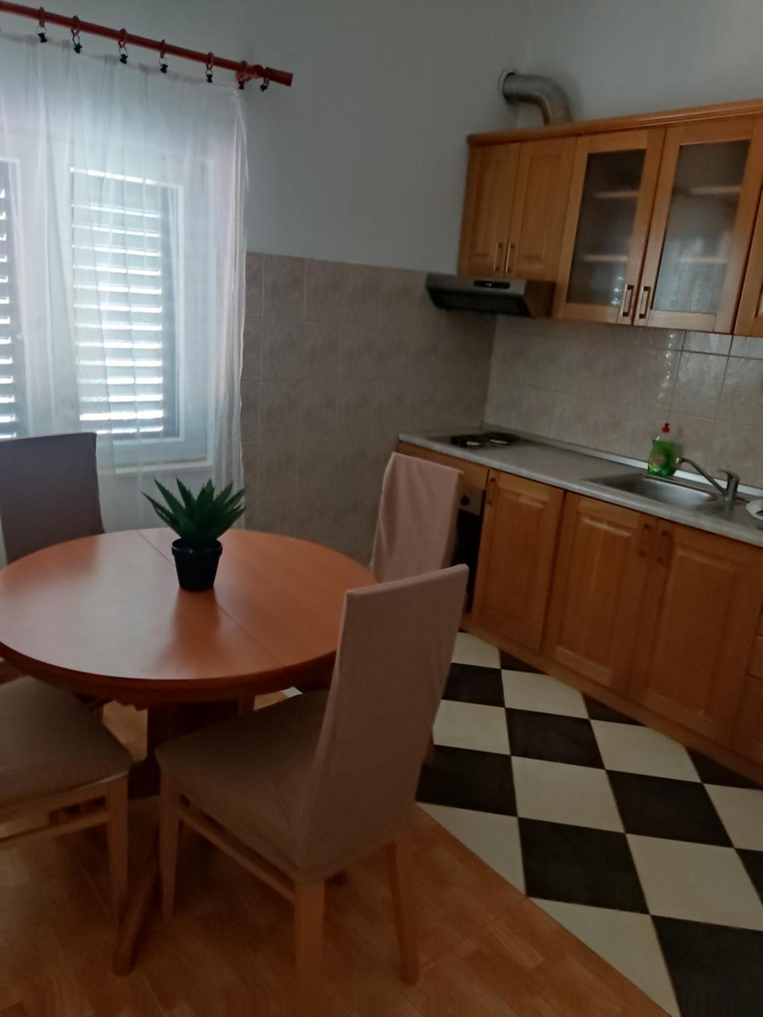 Apartments Ivana Loviste Luaran gambar