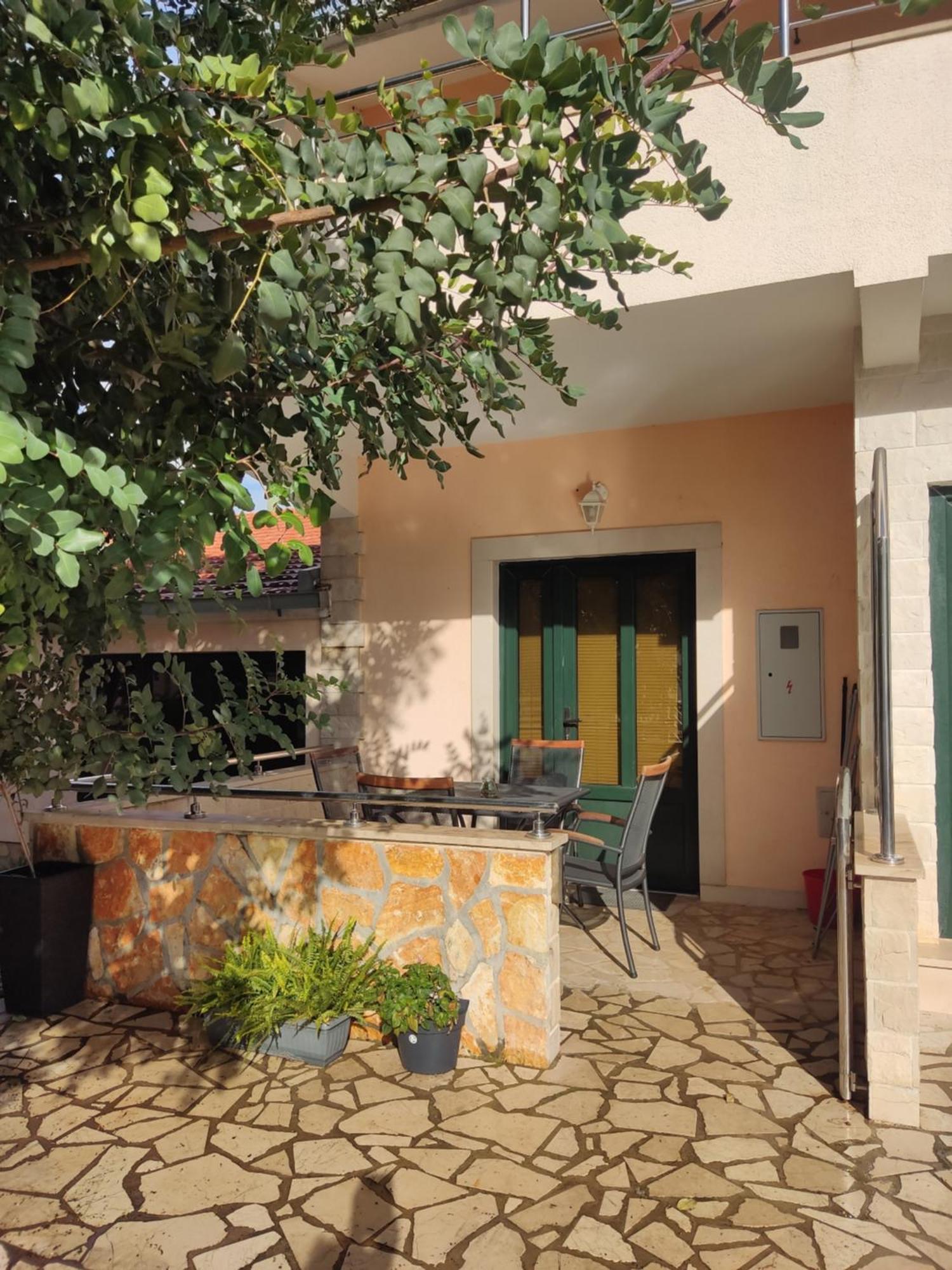 Apartments Ivana Loviste Luaran gambar