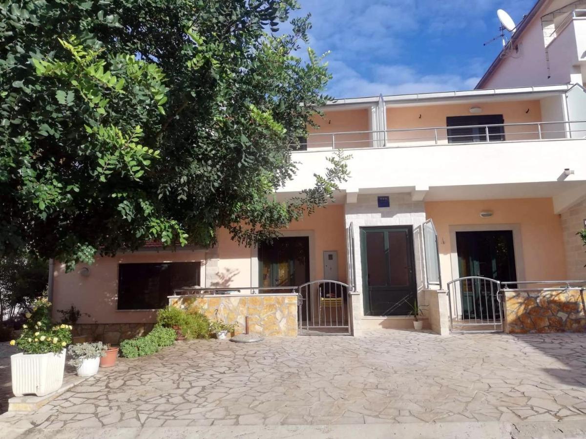 Apartments Ivana Loviste Luaran gambar