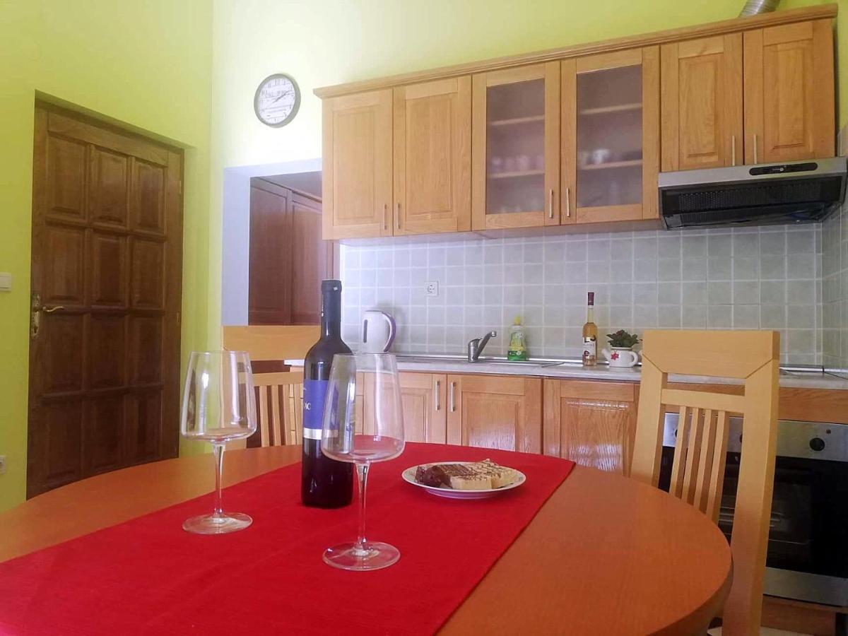Apartments Ivana Loviste Luaran gambar